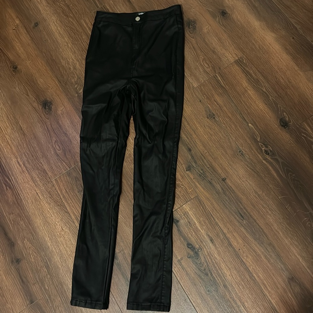 Leather leggings